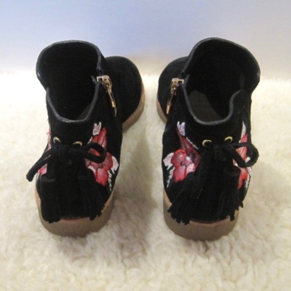 * Host Pick* Kate Spade Belleville Embroidered Floral Design Ankle Bootie - Picture 7 of 11